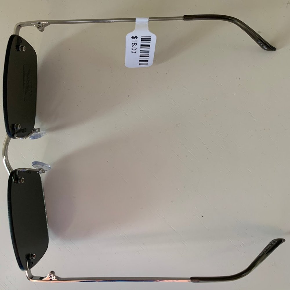 UrbanOutfitters Rilla Rimless Rectangle Sunglasses - Picture 4 of 5